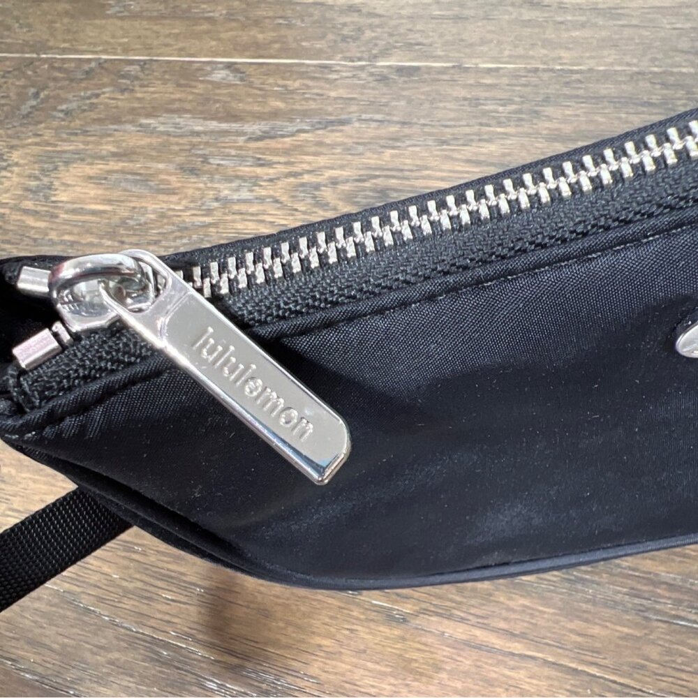 LULULEMON Essentials Mini Shoulder Bag 1L in Black OS #W9FRIS NWOT - Picture 3 of 6